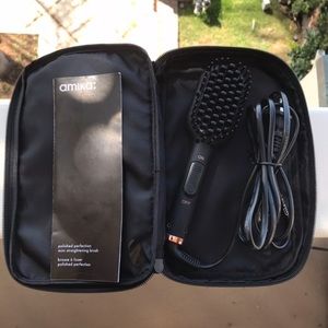 Amika Polished Perfection Mini Straightening Brush